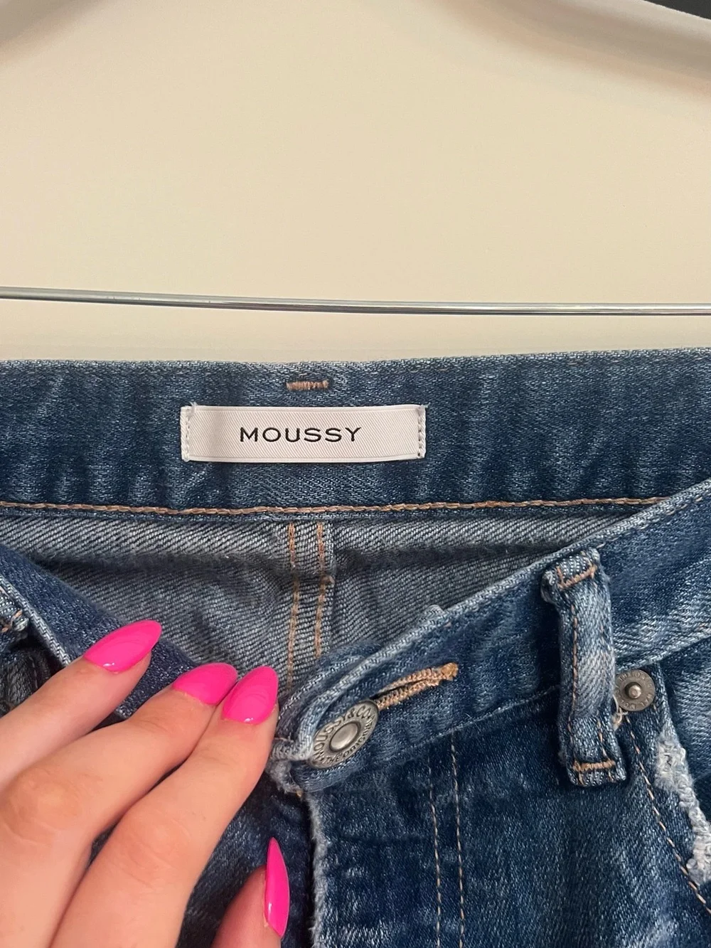 Moussy Boyfriend Distressed Medium Blue Jeans